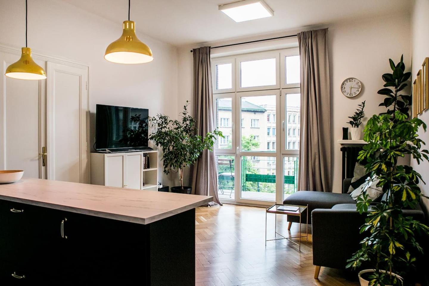 - Balcony, Workspace, Tram Stop - By Rentujemy * Krakau