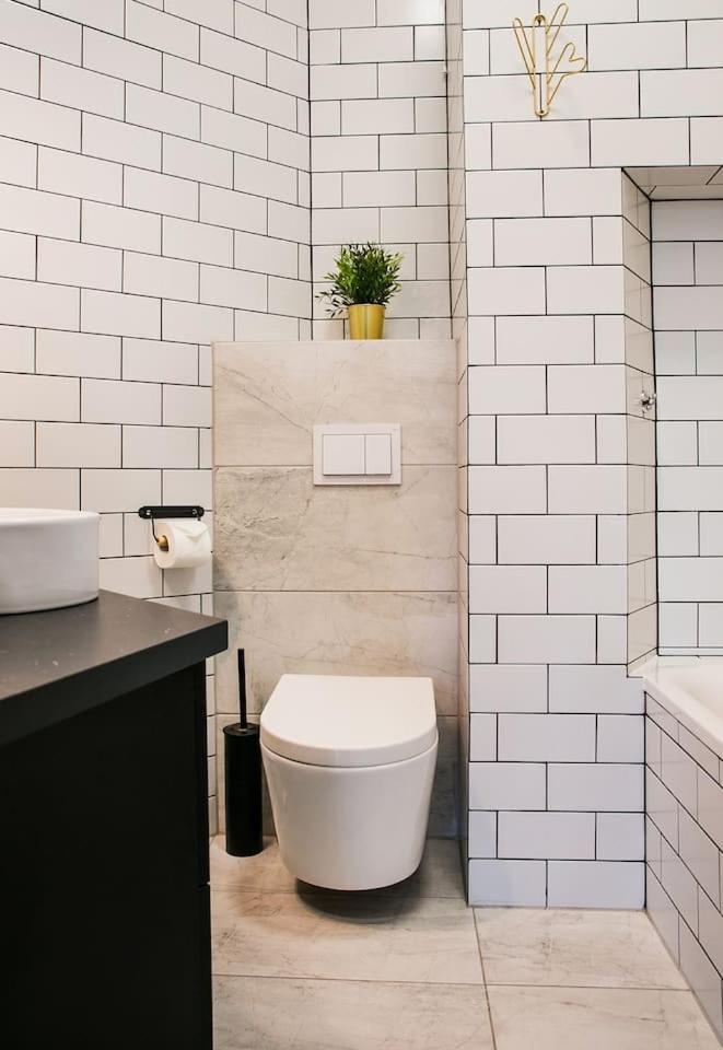 - Balcony, Workspace, Tram Stop - By Rentujemy * Krakau
