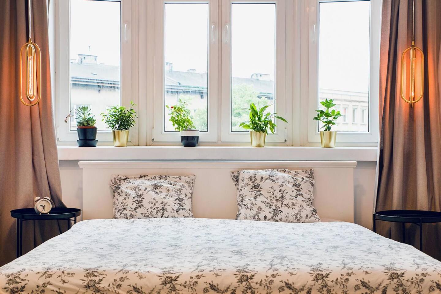 - Balcony, Workspace, Tram Stop - By Rentujemy Krakau