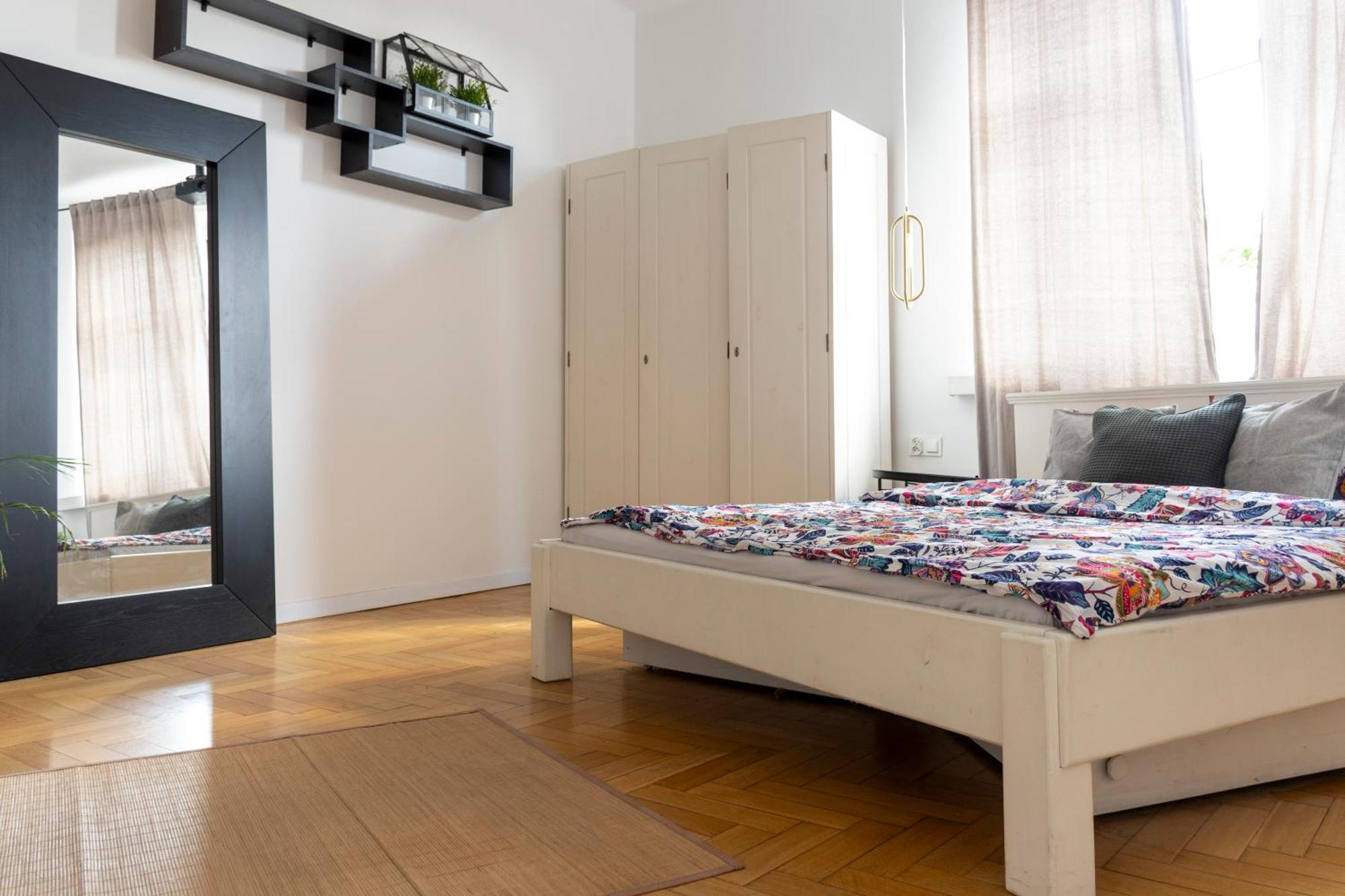 - Balcony, Workspace, Tram Stop - By Rentujemy Apartment Krakau